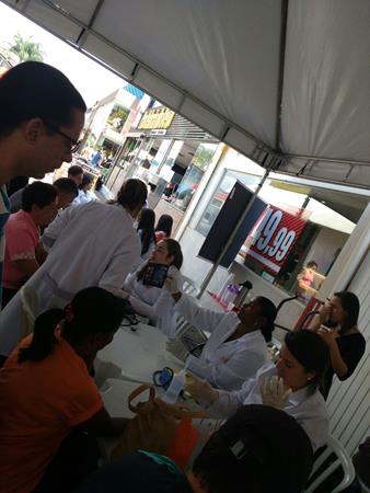 Tenda da Saúde Feira dos Importados - 14/05 Manhã - Diretora Gabriela Jacarandá